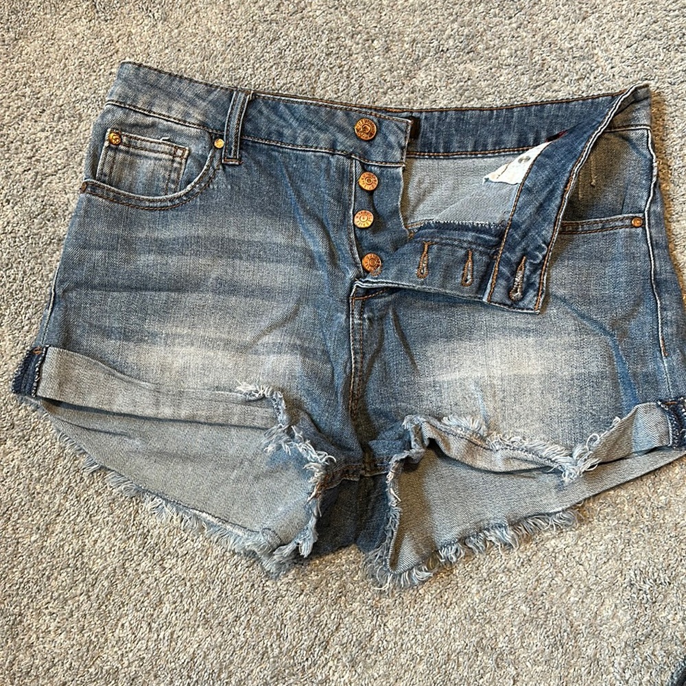 Women’s jean shorts size 29/30